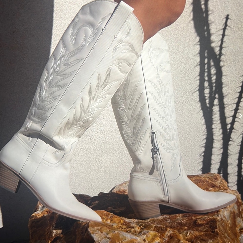 Dolce vita western leather upper 2in heel 14 in height, WEAR IT TO STAGECOACH 24